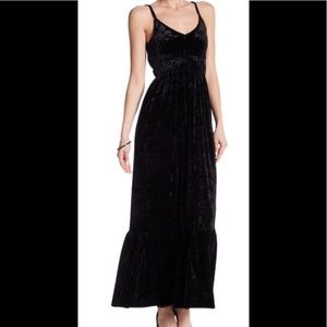 Romeo & Juliet couture plunge velvet black dress